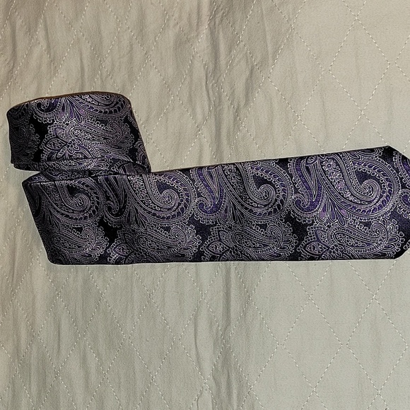 Men's Tie - Picture 4 of 6